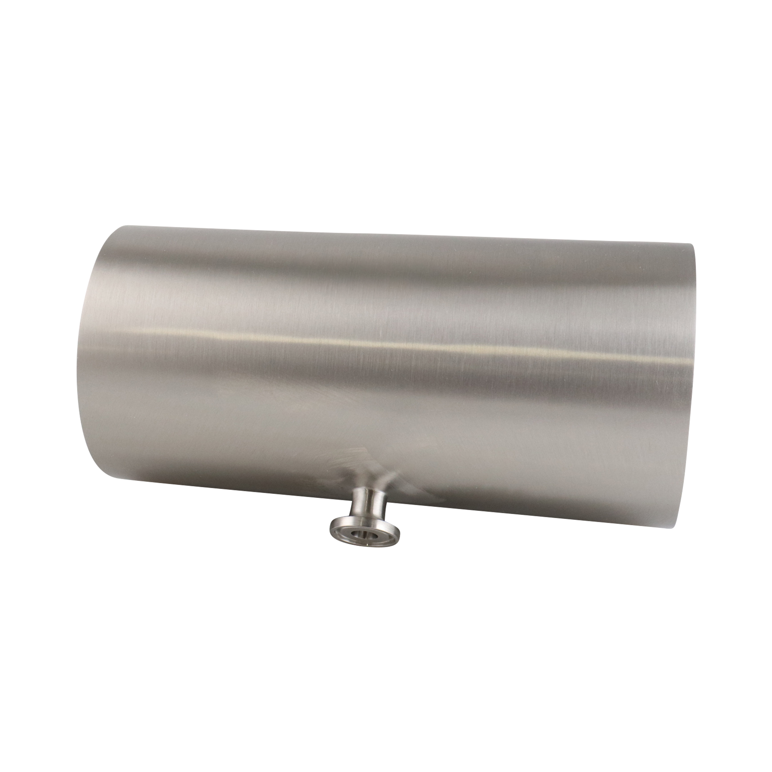 Reducing tee with a 4-inch run and a 0.5-inch tri-clamp short branch, constructed from 316L stainless steel, with a 20RA internal finish and a 32RA outer finish, SF1 BPE compliant.